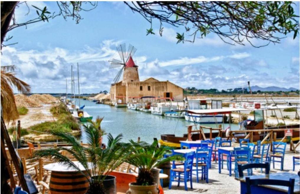 Be Mediterraneo, In Centro Sul Mare - In The Center Beach Front - 80 Mq トラーパニ エクステリア 写真