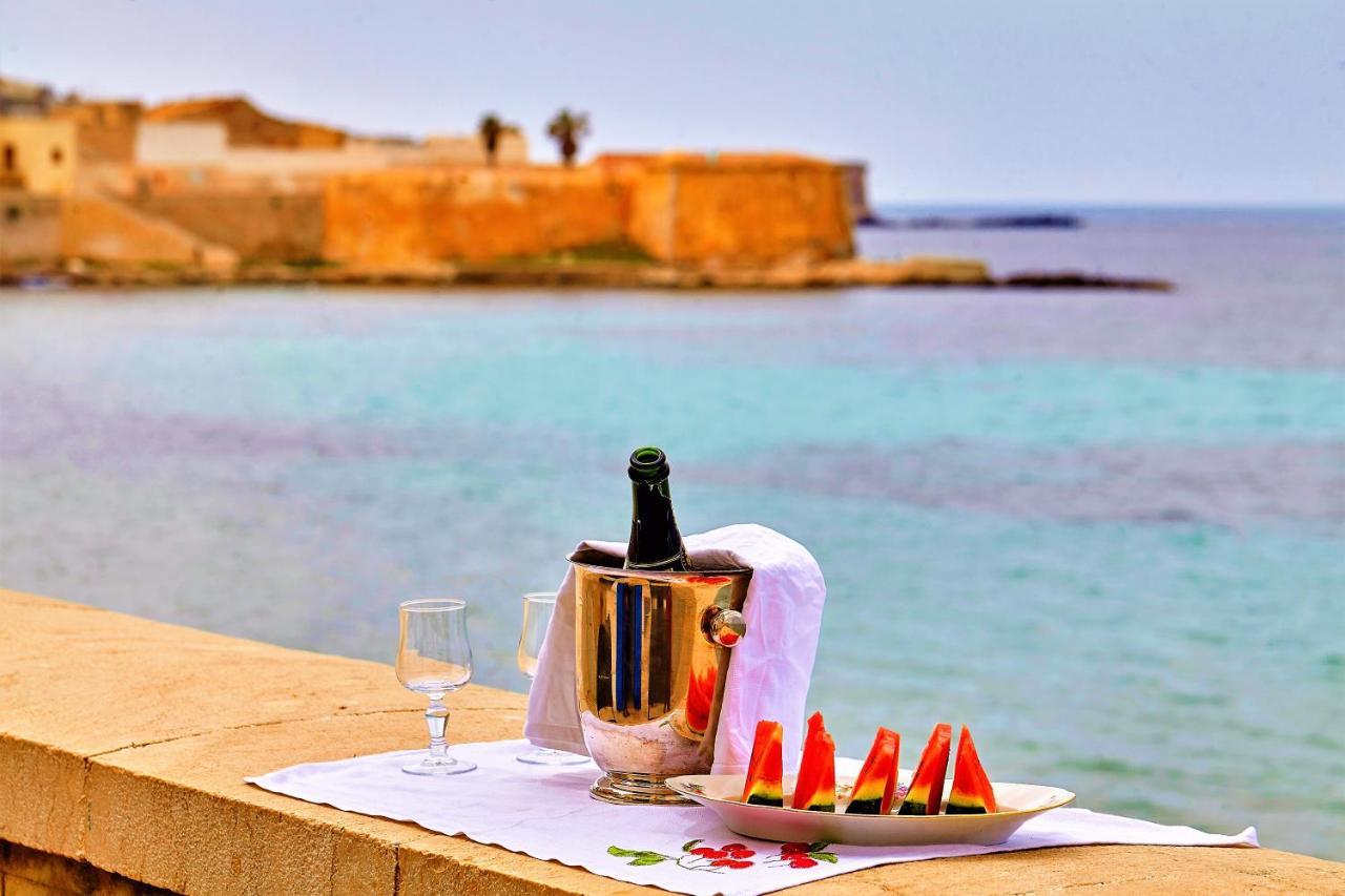 Be Mediterraneo, In Centro Sul Mare - In The Center Beach Front - 80 Mq トラーパニ エクステリア 写真